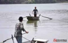沱江河段上的3000多口养鱼网箱被全部拆除